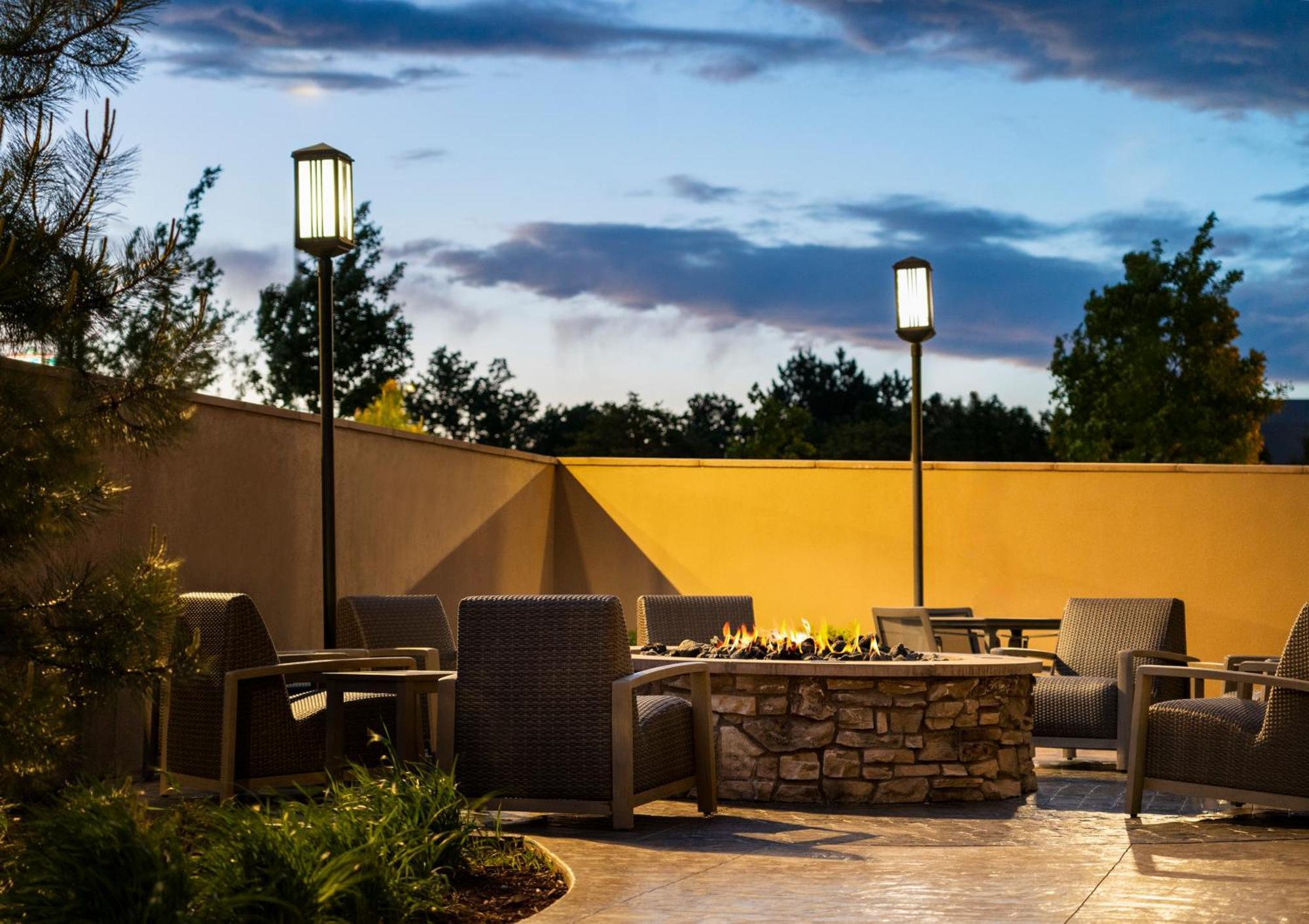 Courtyard By Marriott Denver North/Westminster Eastlake Exterior foto